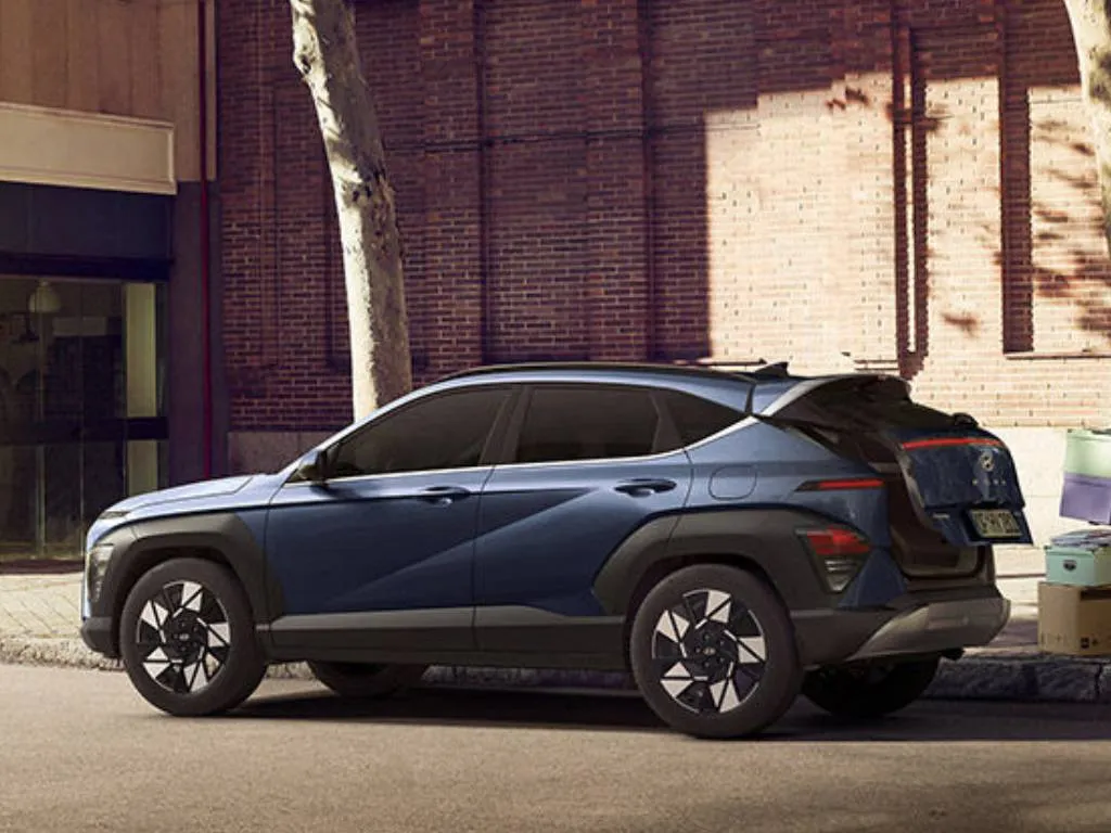 <p><strong data-start="2097" data-end="2114">Hyundai Kona:</strong> F&uuml;t&uuml;ristik tasarımlı kompakt SUV; gelişmiş s&uuml;r&uuml;ş destek sistemleriyle geliyor. <strong data-start="2194" data-end="2204">Fiyat:</strong> Advance 99 kW 2.315.000 TL.</p>