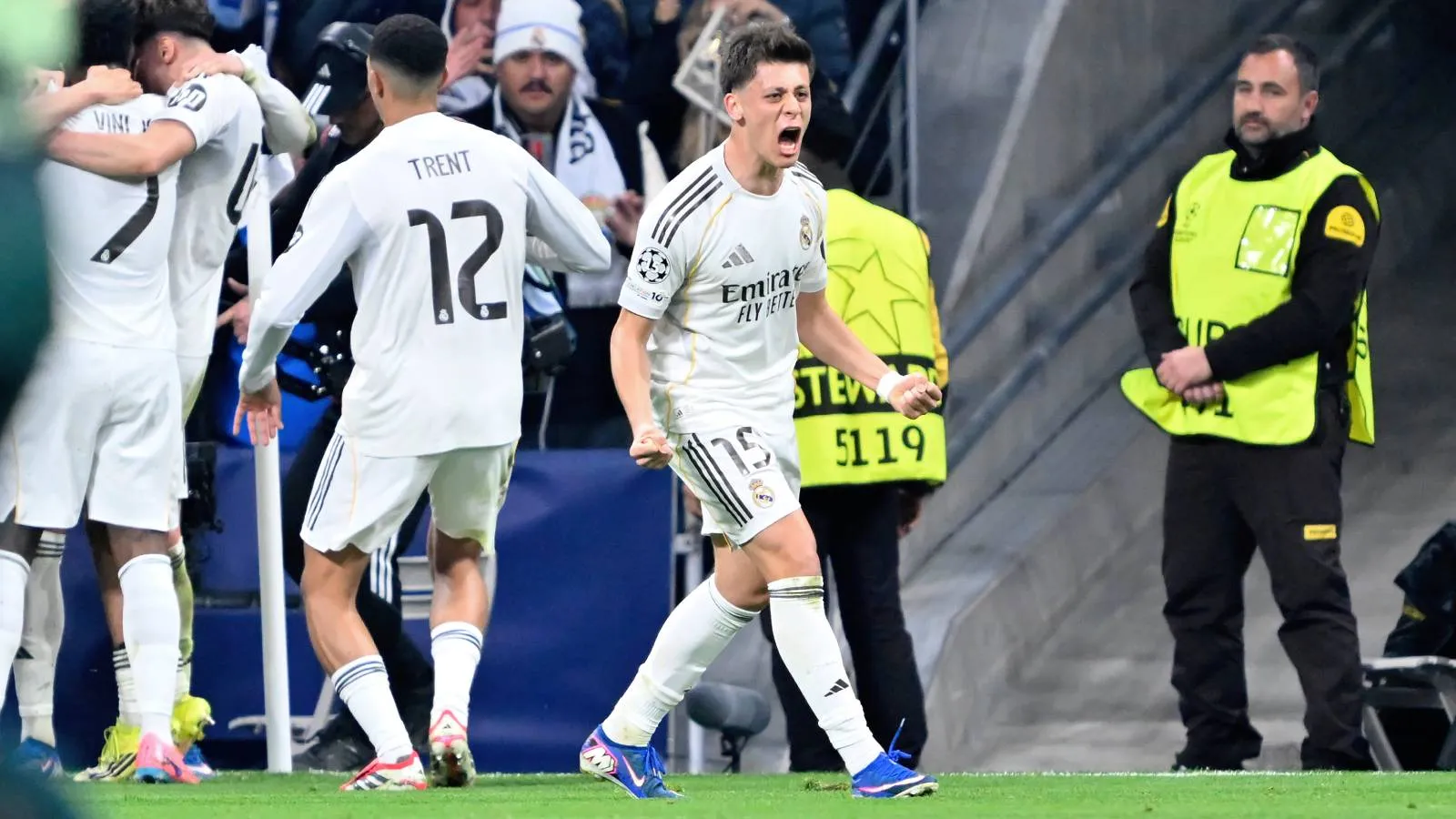 Dev maçta Real Madrid, ilk yarı fişi çekti; Manchester City'yi Valverde'yle 3'ledi