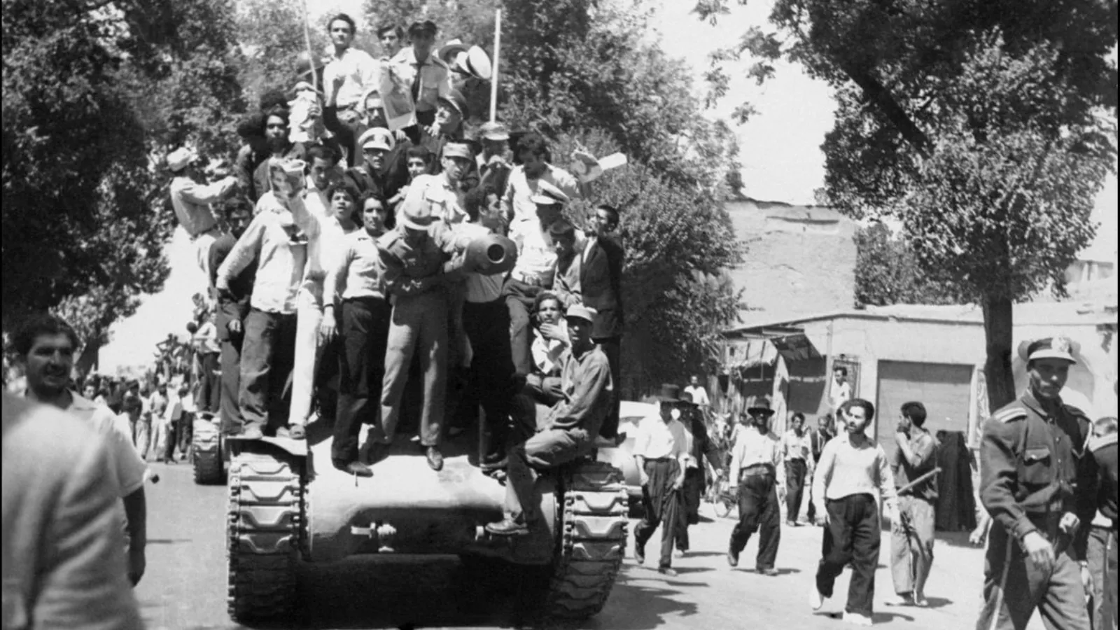 İran’ı Anlamak 3: Amerika devreye giriyor, İran “Küçük Amerika” oluyor