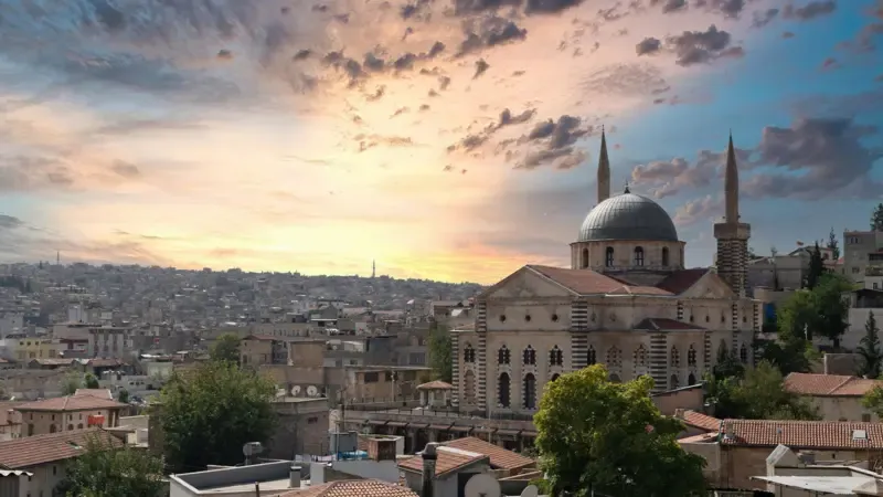 Türkiye'nin 'yeşil altın' üzerine kurulu kenti: Hayatın her dönemecinde tatlı var 2 Gaziantep tarihte en uzun süre kesintisiz yerleşimin görüldüğü en eski kentlerden biri.