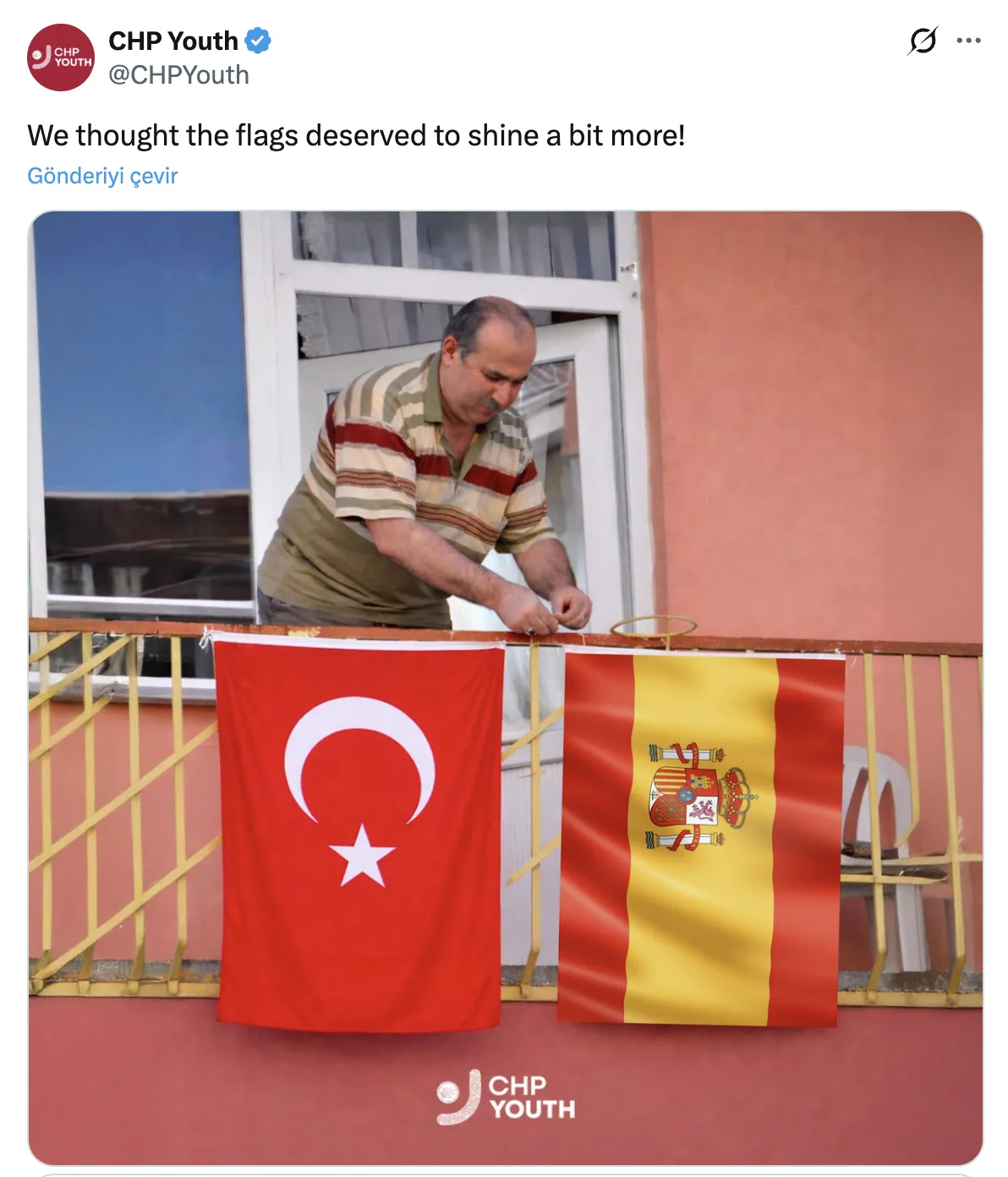 <p>Sosyal medya pylaşımları</p>