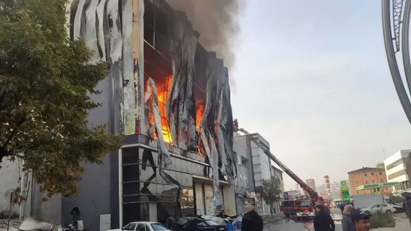 Dilovası faciasında bilirkişi raporu savcılıkta: Belediye, itfaiye raporu almayan fabrikaya iş yeri açma ve çalışma ruhsatı vermiş!