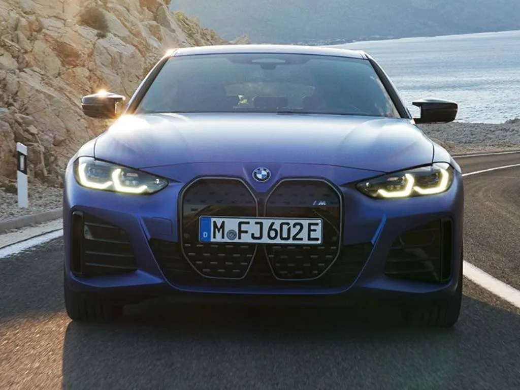 <p><strong data-start="2682" data-end="2693">BMW i4:</strong> Sportif tasarımlı tamamen elektrikli sedan; 491-600 km menzil aralığı sunuyor. <strong data-start="2773" data-end="2783">Fiyat:</strong> i4 eDrive40 M Sport 5.798.800 TL, i4 eDrive40 Edition M Sport 6.402.900 TL.</p>