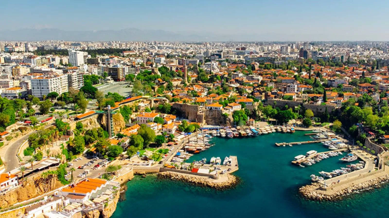 Yeni Şafak yazarı Dinç: Dubai’nin alternatifi Antalya olabilir, ancak vergi reformu yapmalıyız