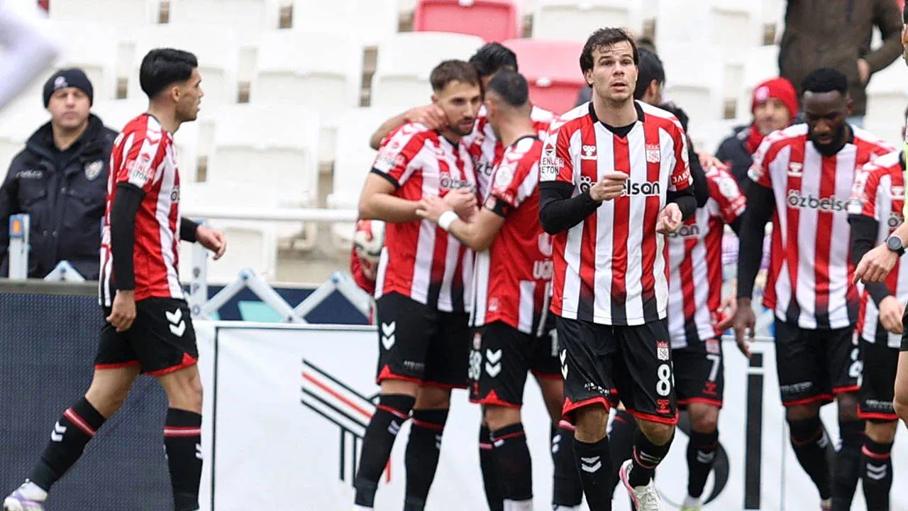 Sivasspor sahasında kazandı: Play-off için önemli galibiyet