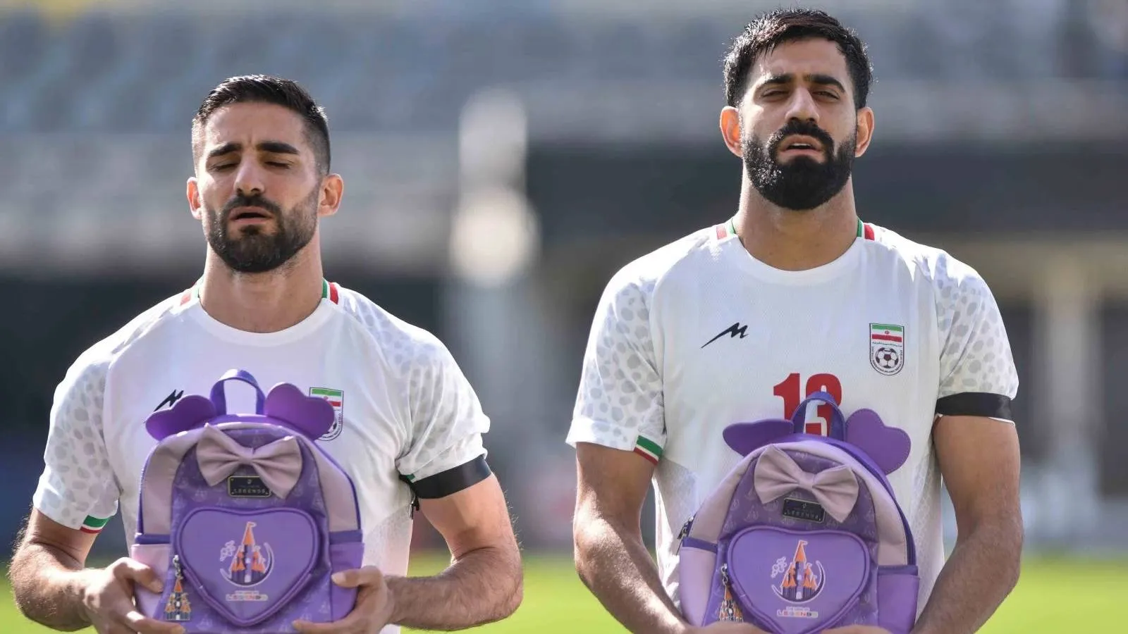 İran Milli Futbol Takımı'ndan, ölen çocuklar için 'çocuk sırt çantalı' mesaj