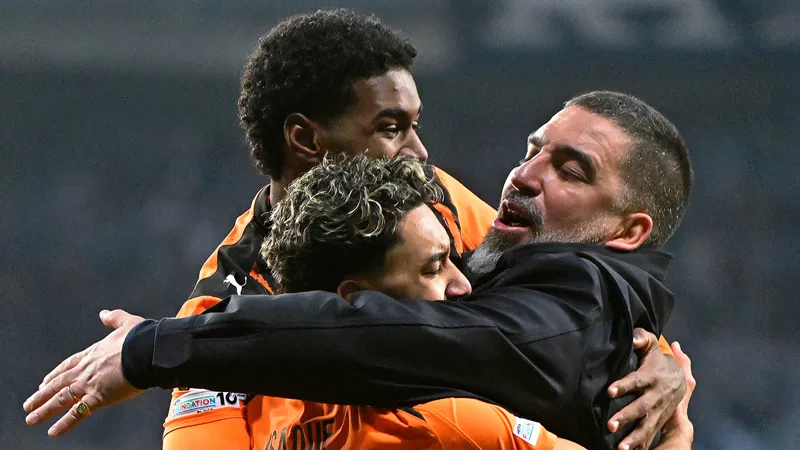 Arda Turan'lı Shakhtar Donetsk çeyrek finale göz kırptı