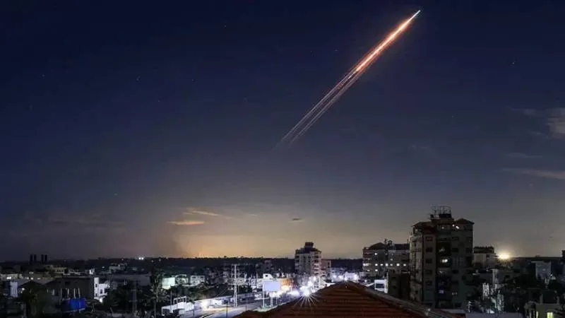 Tahran’dan İsrail’e tehdit: Bu gece gökyüzüne bakın!