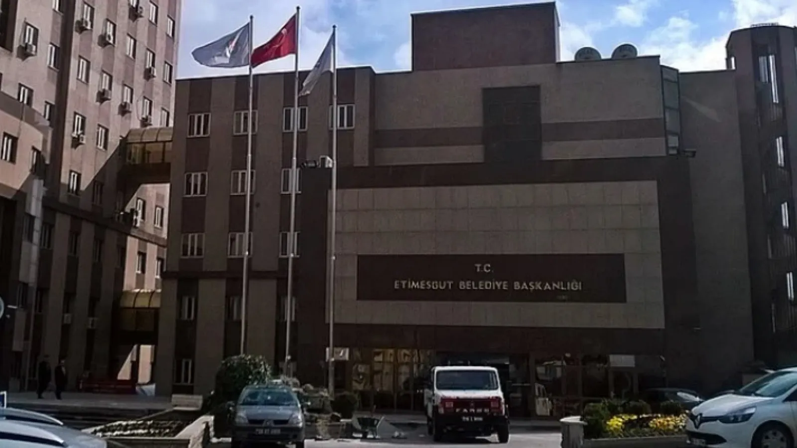 Etimesgut Belediyesi'ne "zimmet" operasyonu: 4 kişi gözatında!