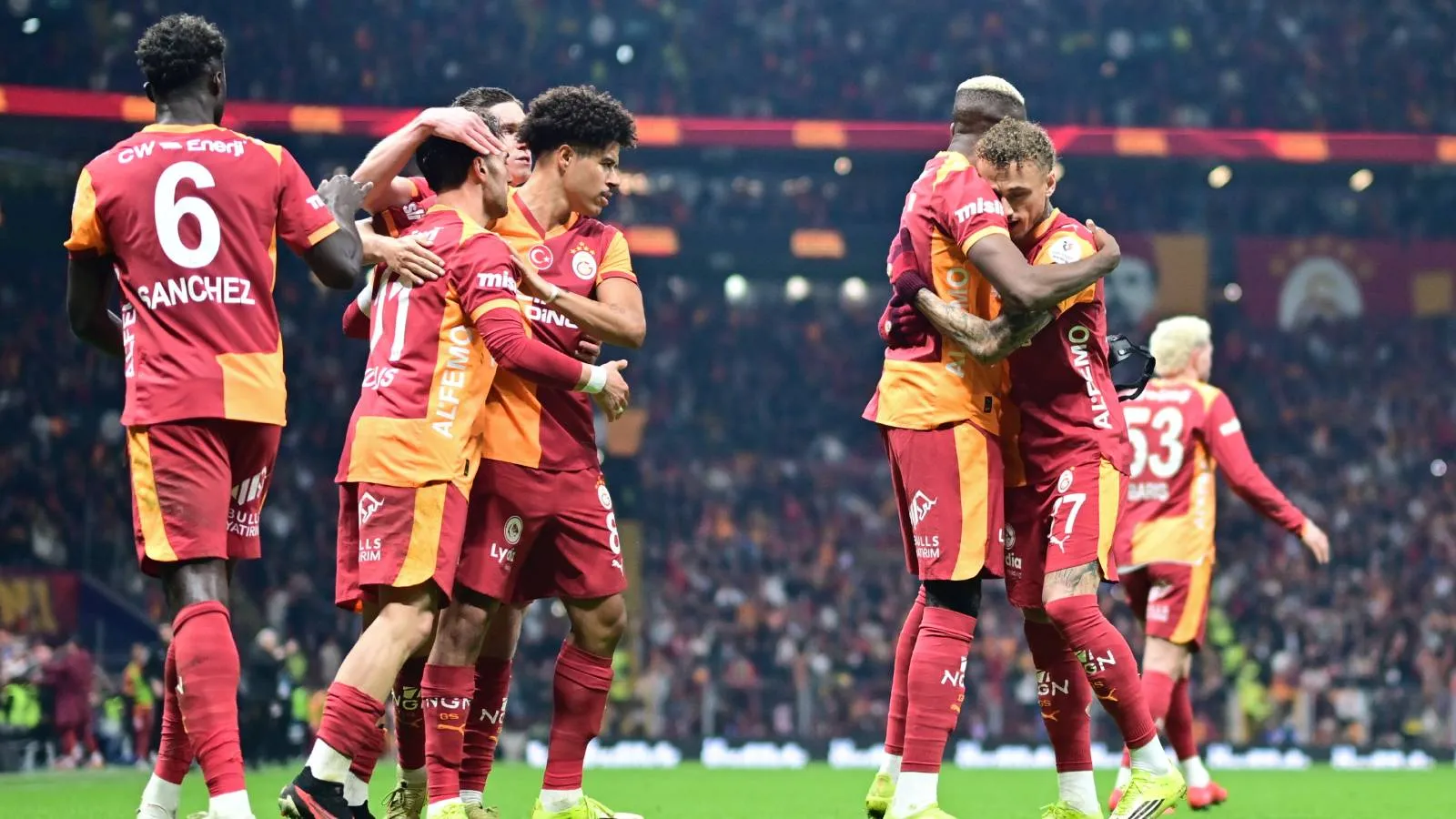 Galatasaray, eksik Başakşehir karşısında hata yapmadı; zirvedeki yerini sağlamlaştırdı