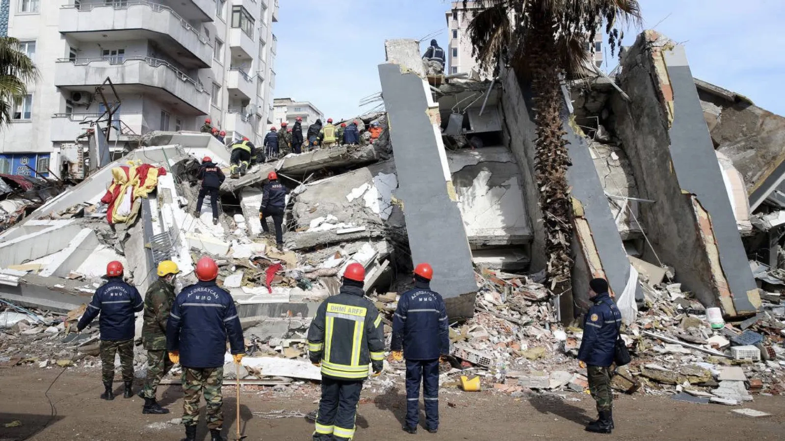 Depremde 35 kişinin ölümüne neden olan Ezgi Apartmanı davasının 876 yıl hapis istemiyle yargılanan firari sanığı yakalandı