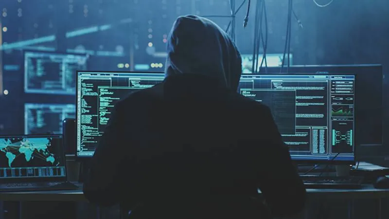 Murat Ağırel: Sahte diploma davasında örgütün beyni olarak nitelendirilen isim, siyah şapkalı hacker davasında tekrar gözaltına alındı!