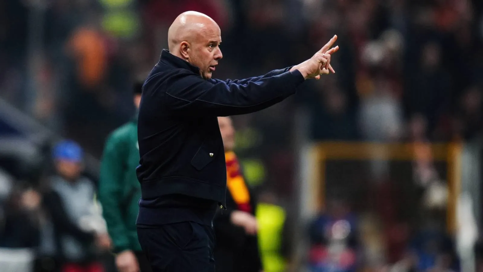 RT @T24spor: Arne Slot'tan şaşırtan açıklama: Taraftarlar beni destekliyor