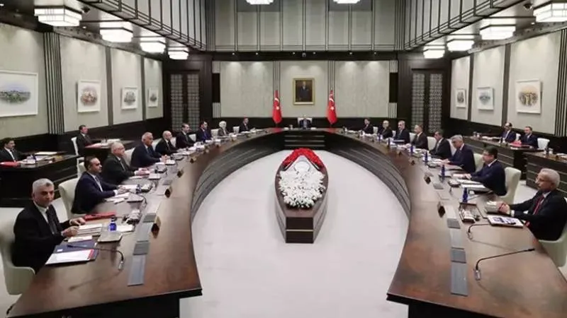 Külliye'de kabine mesaisi: Gündem 'Terörsüz Türkiye' süreci, okullarda şiddet olayları ve bayram tatili