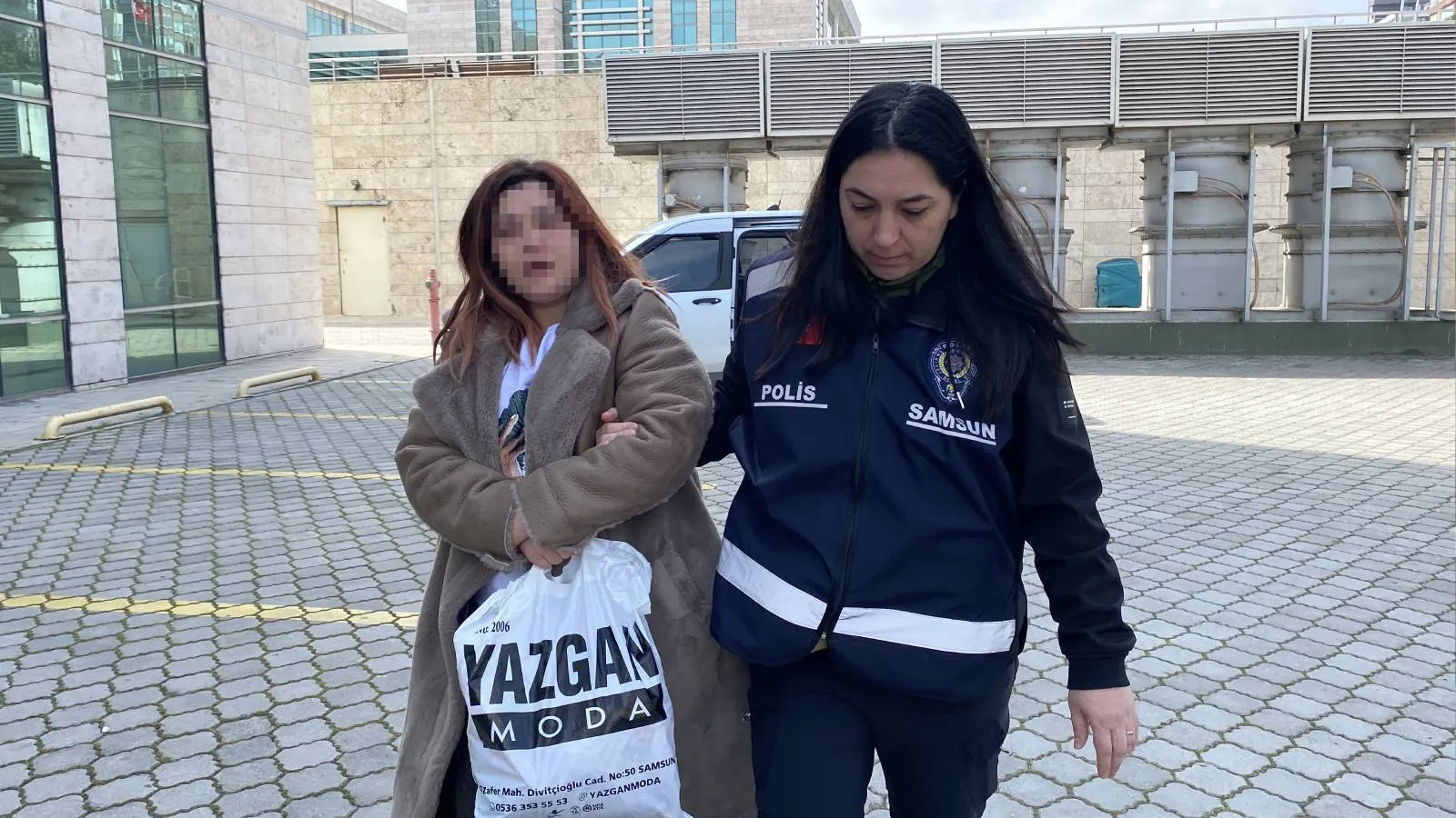 Eski sevgilisinin kız arkadaşını bıçakla yüzünden yaraladı, adli kontrolle serbest bırakıldı!