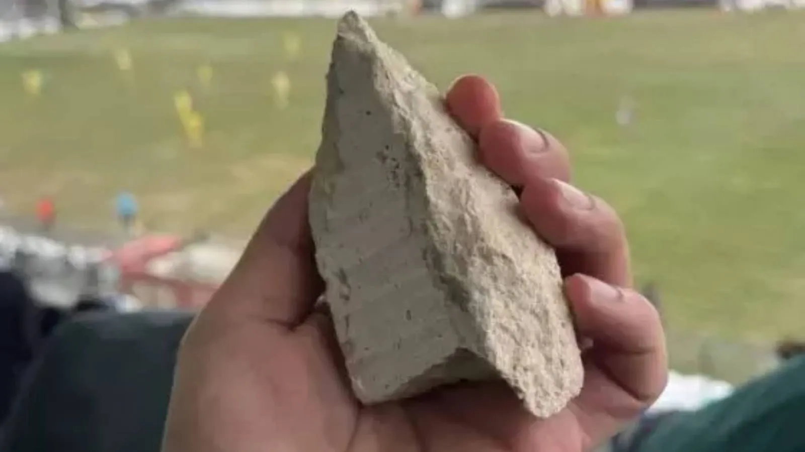 Bursasporlu taraftarlara, Muşspor'dan taşlı saldırı