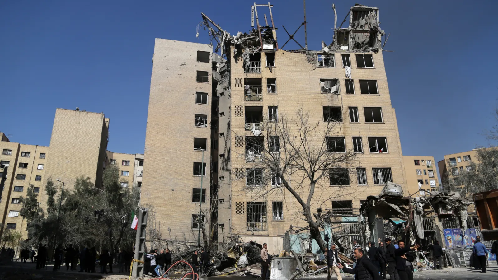 Orta Doğu’daki çatışmalarda 6. gün: Tahran’da yıkım böyle görüntülendi ...