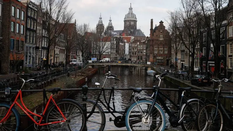 Amsterdam'da Yahudi okulunda patlama; Belediye Başkanı: Kasıtlı bir saldırı