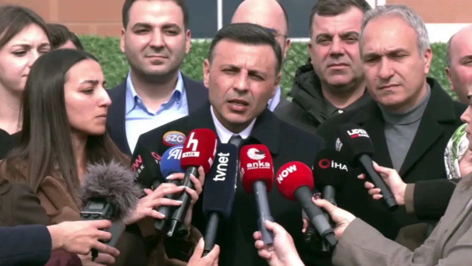 Özgür Çelik'ten İBB davası yorumu: Mahkeme düzenini sağlamakla görevli olanlar, mahkemeyi kaosa sürüklüyor