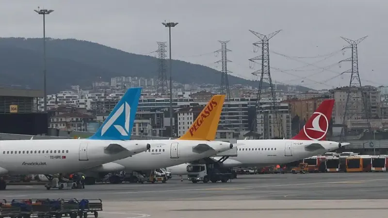 Sabah yazarı Güngör yazdı: Hürmüz Boğazı'nın kapalı olması jet yakıtı krizi yarattı; bakanlığın kapsamlı bir plan yapması şart