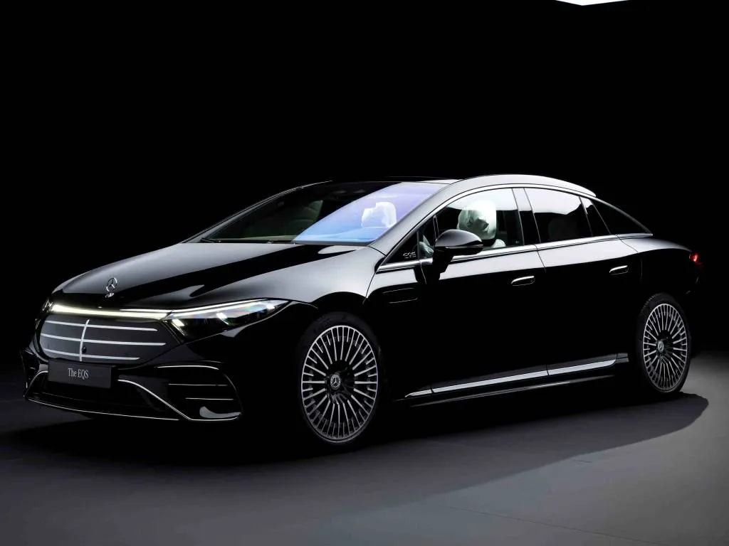<p><strong data-start="2902" data-end="2924">Mercedes-Benz EQS:</strong> Lüks elektrikli sedan segmentinde yer alıyor; yüksek menzil ve üst düzey donanımla öne çıkıyor. <strong data-start="3021" data-end="3031">Fiyat:</strong> EQS 450 4MATIC Inspiration 10.108.500 TL, EQS 580 4MATIC Heritage Edition 11.829.500 TL.</p>