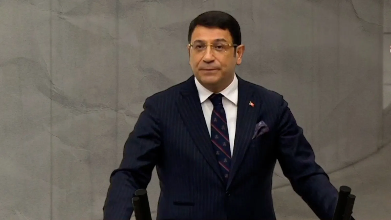 İdris Şahin'den TBMM'nin üç gün çalıştırılmamasına tepki: Trump geliyor diye Meclis'in geri plana itilmesi tesadüf değildir