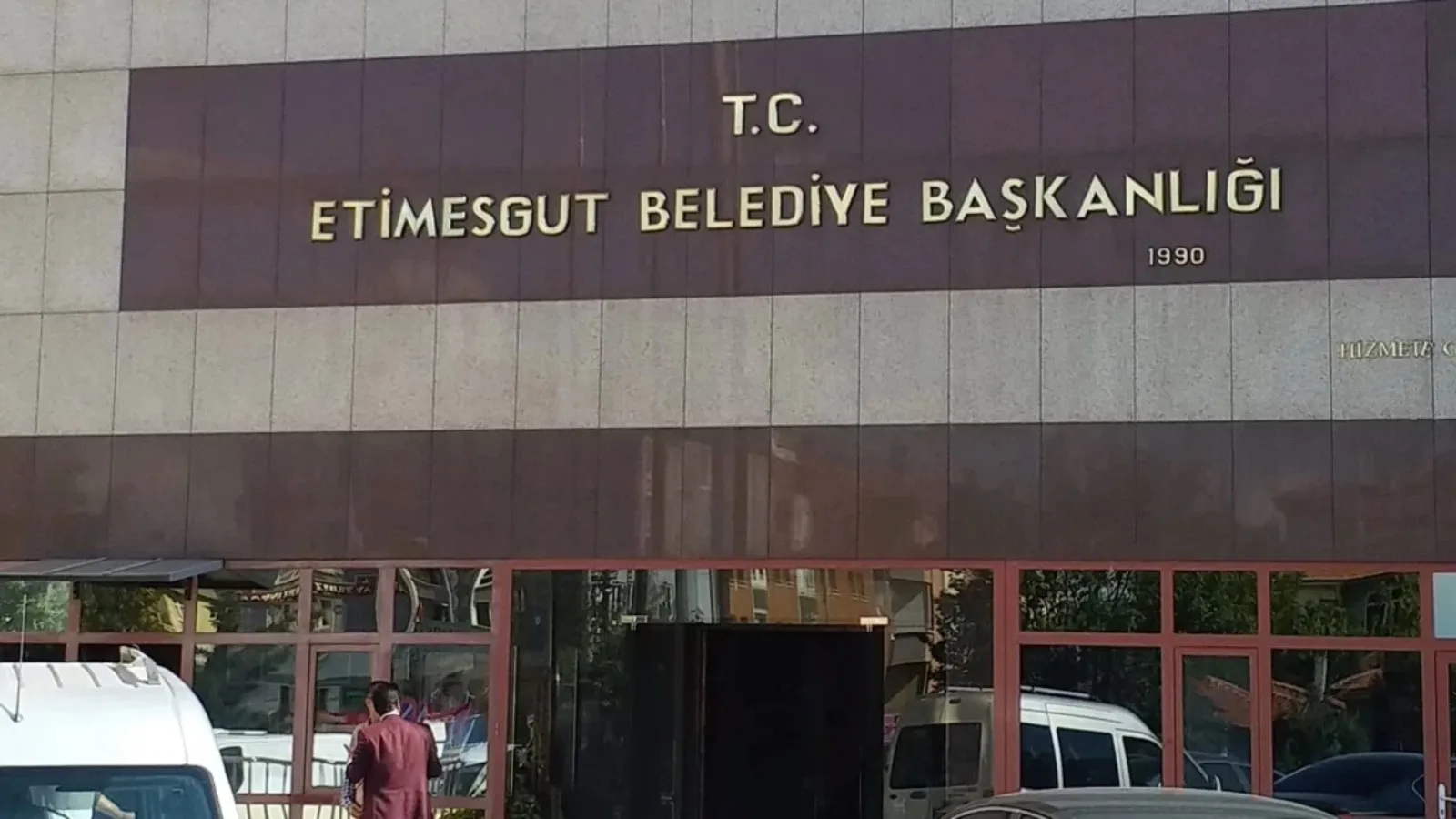 Etimesgut Belediyesi'nden operasyona ilişkin açıklama: Siyasi bir durum yok, soruşturma öncesi bir kişi görevden uzaklaştırıldı