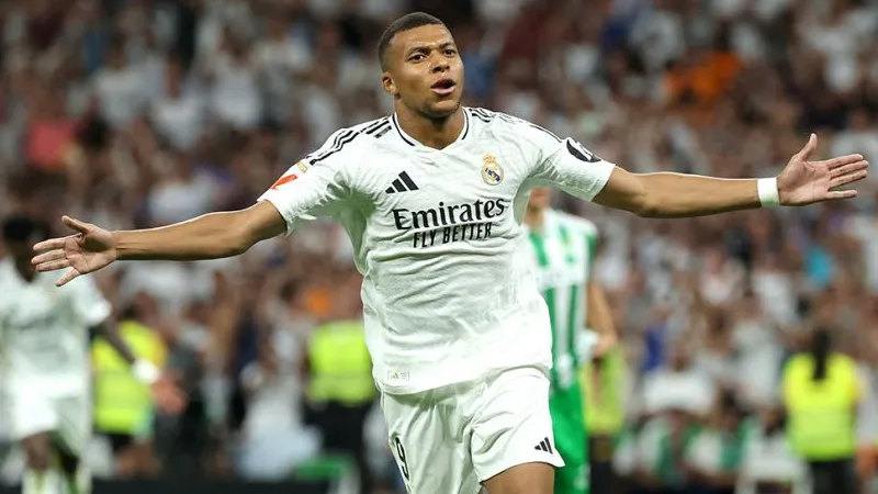 Mbappe’den Ronaldo'ya meydan okuyan başlangıç