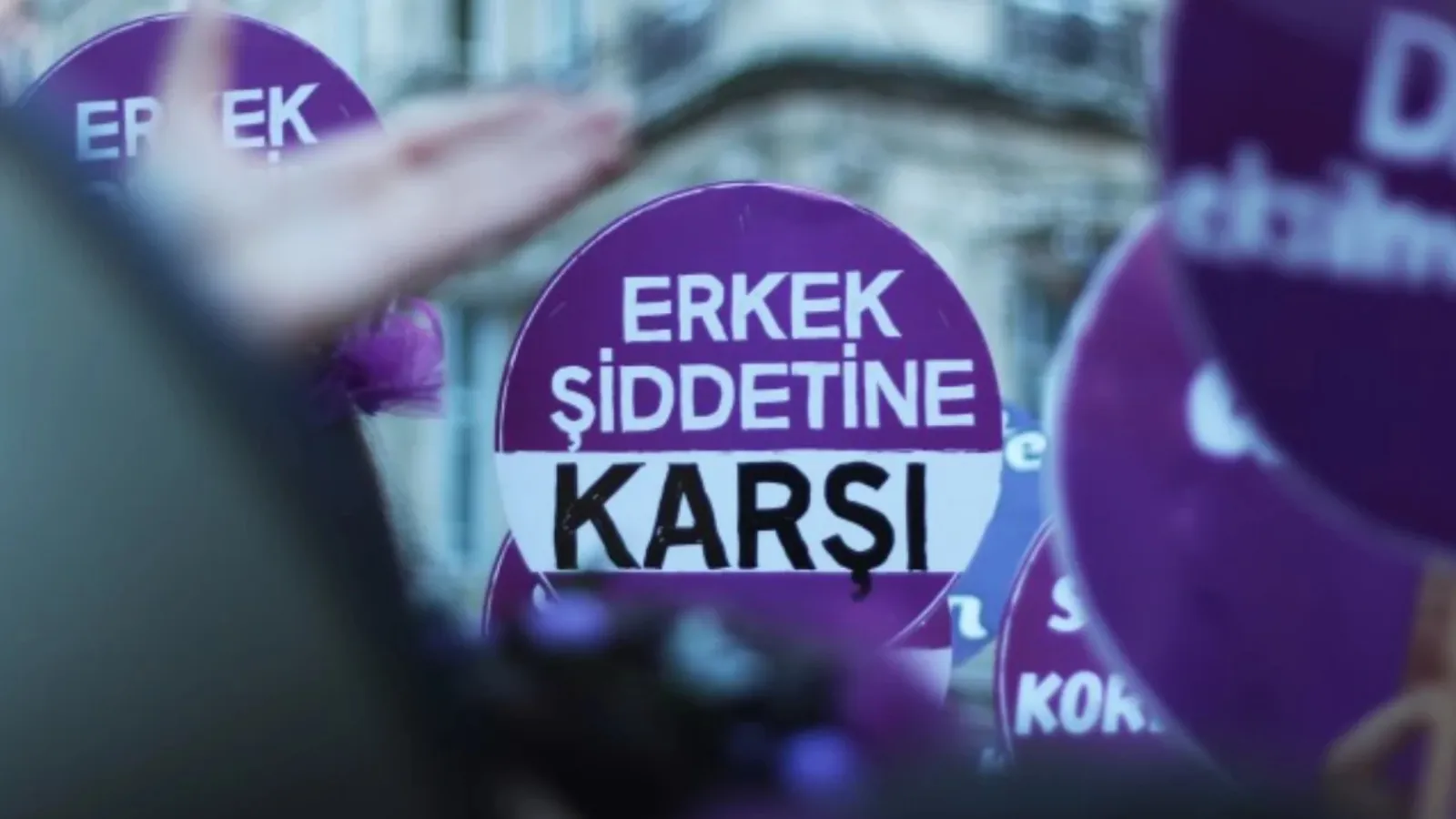 BAREM Araştırma: Dizilerin yüzde 86'sında kadına yönelik şiddet var, yüzde 41'i izlemekten rahatsız değil