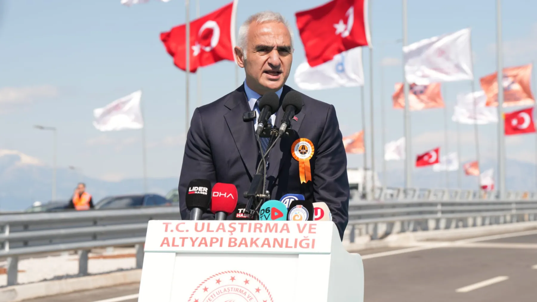 Bakan Ersoy: Sektörümüzün nakit akışını güçlü tutmayı hedefliyoruz; 8 yıllık süreçte turizm gelirlerimiz yüzde 109 arttı