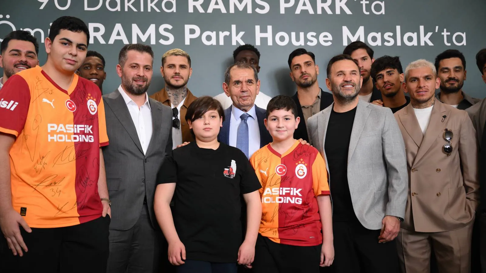 Dursun Özbek ile Okan Buruk'tan A Milli Futbol Takımı'na tebrik