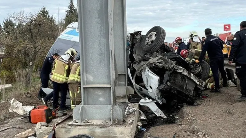 Ankara'da otobüs kazası: 4 ölü, çok sayıda yaralı var!