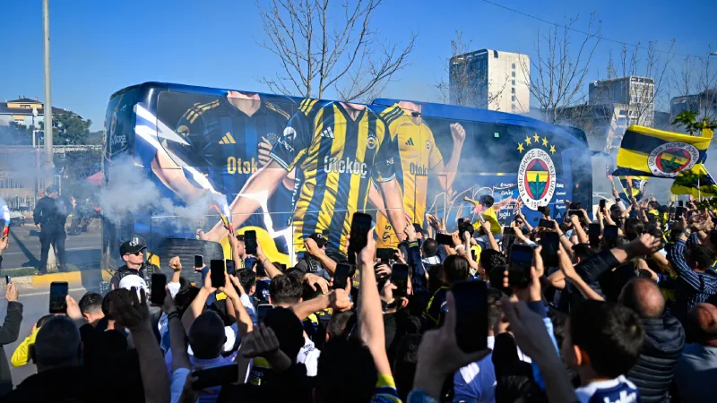 RT @T24spor: Fenerbahçe taraftarı 45 otobüsle RAMS Park'a geldi