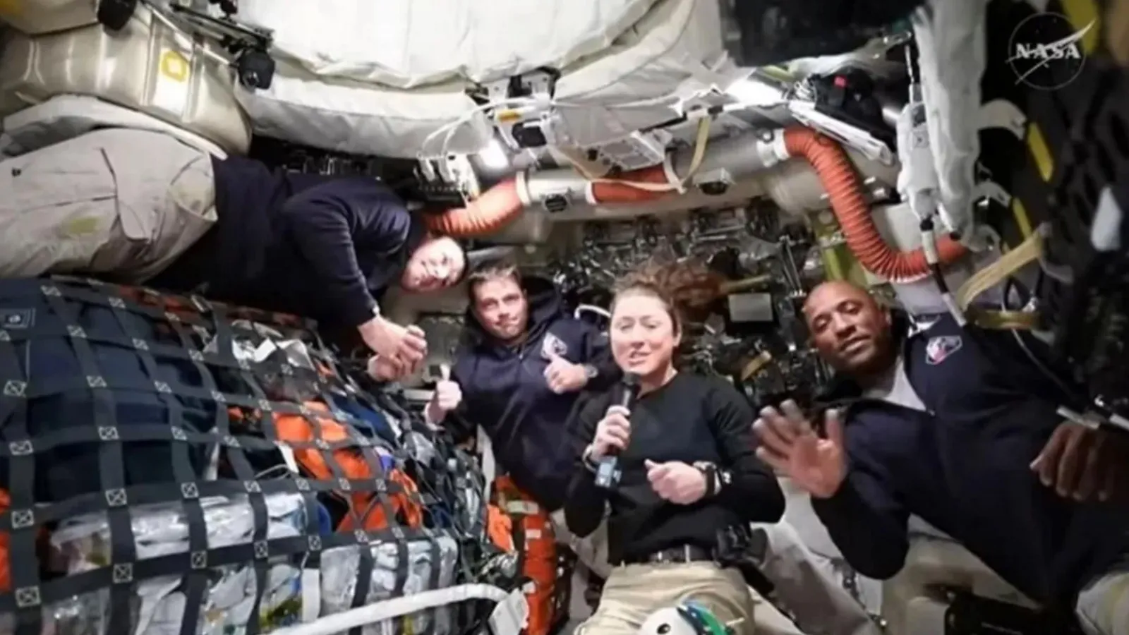 Artemis 2, hedefe ulaştı; Ay'a yapılan insanlı yolculukta en uzak mesafe rekoru kırıldı