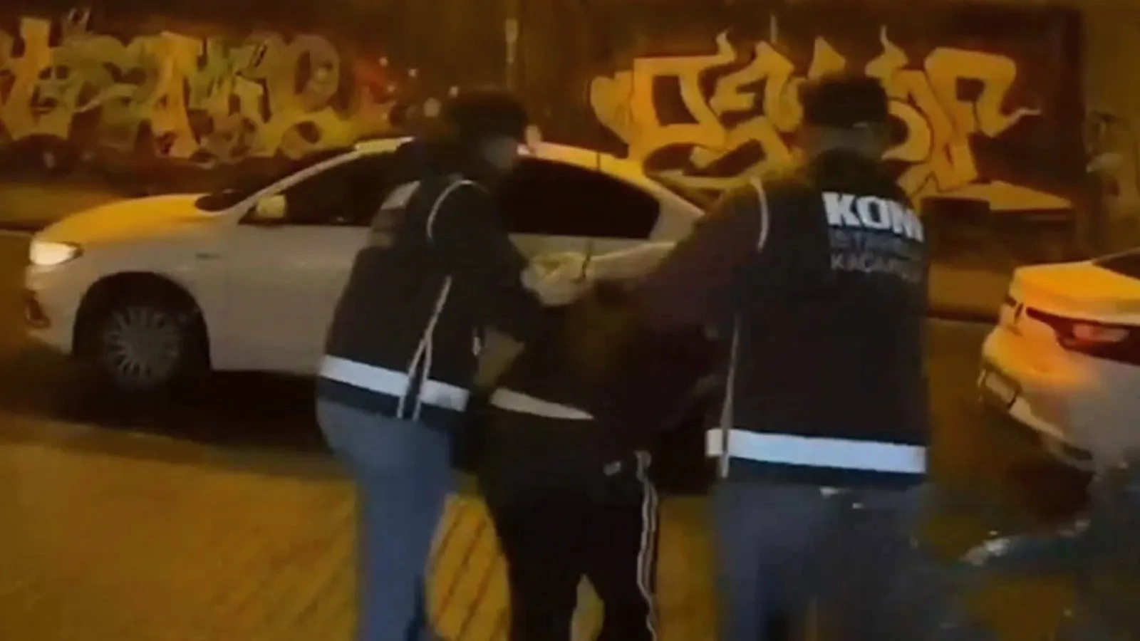 Kırmızı bültenle aranan suç örgütü lideri İstanbul'da yakalandı