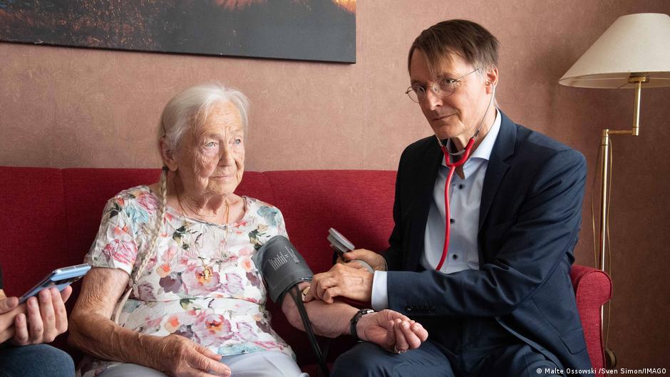 Vejetaryen Bakan'dan demansa karşı et tüketimi tavsiyesi