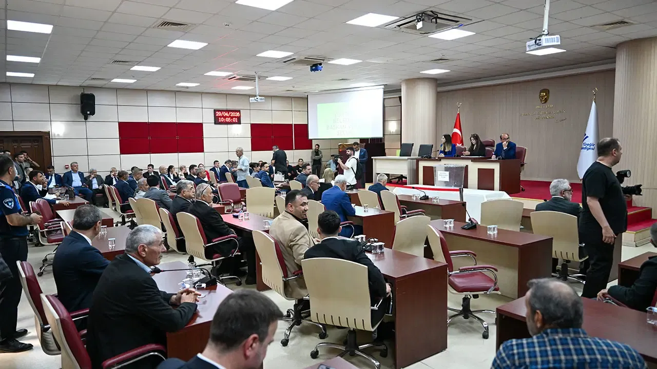 Ali Demirçalı görevden uzaklaştırılmıştı; Yüreğir Belediye Başkanvekili belli oldu