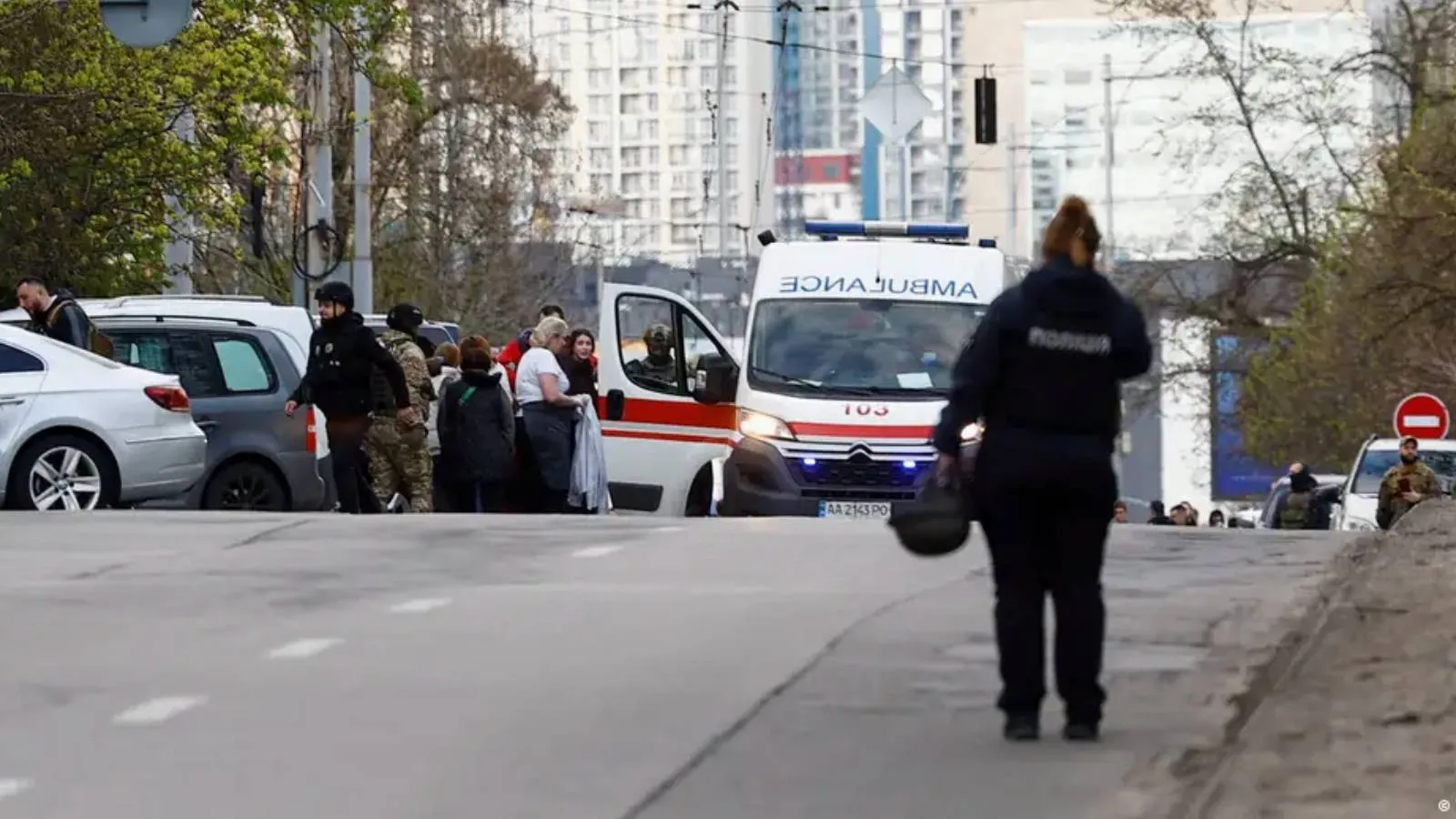 Kiev'de saldırı: Çocuğu bırakıp kaçan polisler tepki çekti