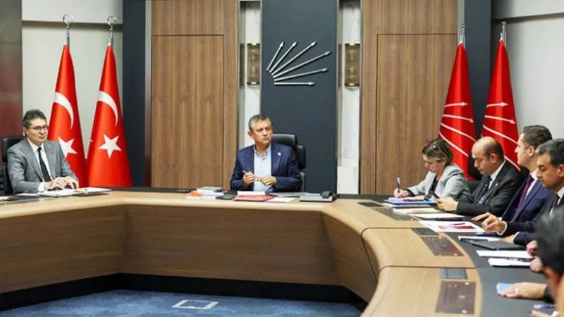 Özel'e yakın parti kurmayları yeni parti için 20 Temmuz'u işaret ediyor