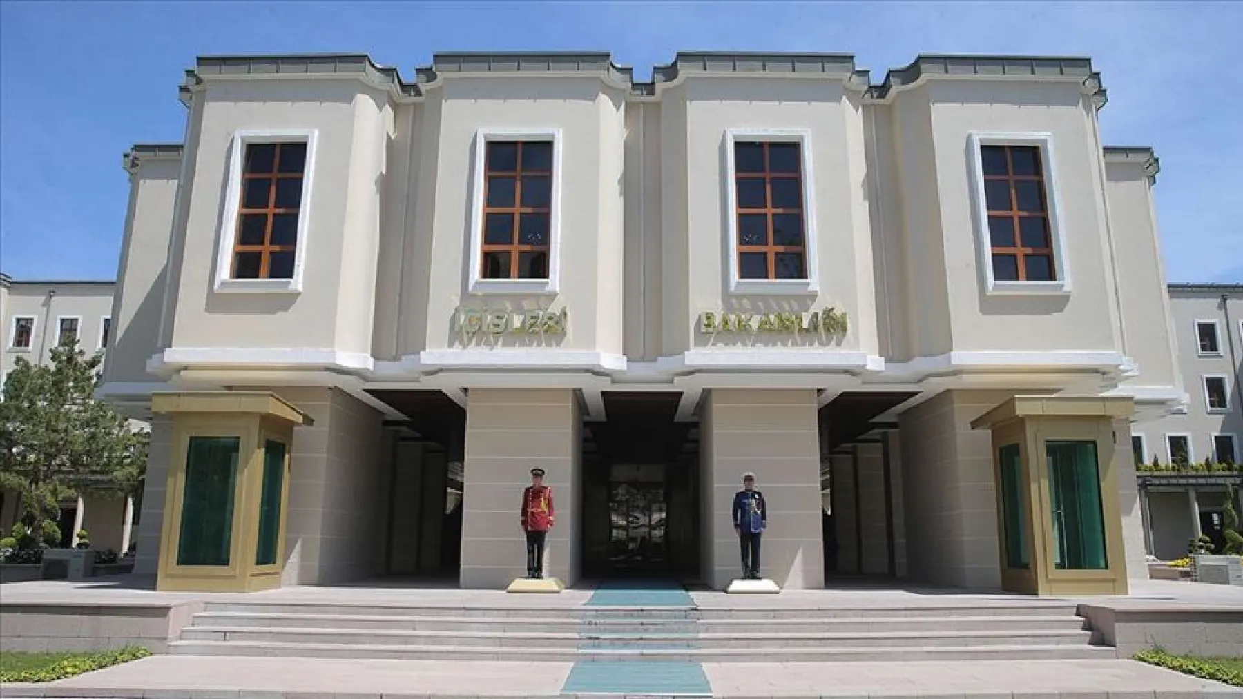 Çok sayıda ilin valisi ve emniyet müdürü değişti