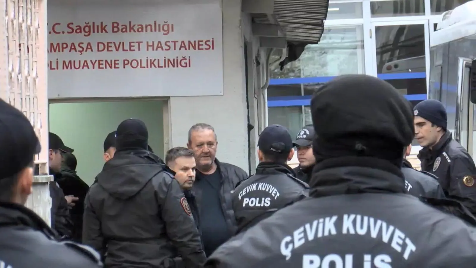 Uşak Belediyesi'ne 'rüşvet' soruşturmasında ikinci dalga: CHP İl Başkanı ve Uşakspor Başkanı dahil 16 kişi tutuklandı