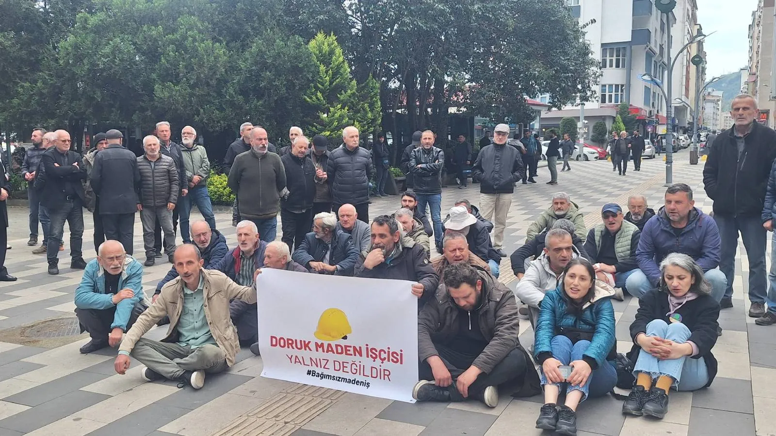 Hopa’da Doruk Madencilik işçilerine destek eylemi: Hak gasplarına son verin