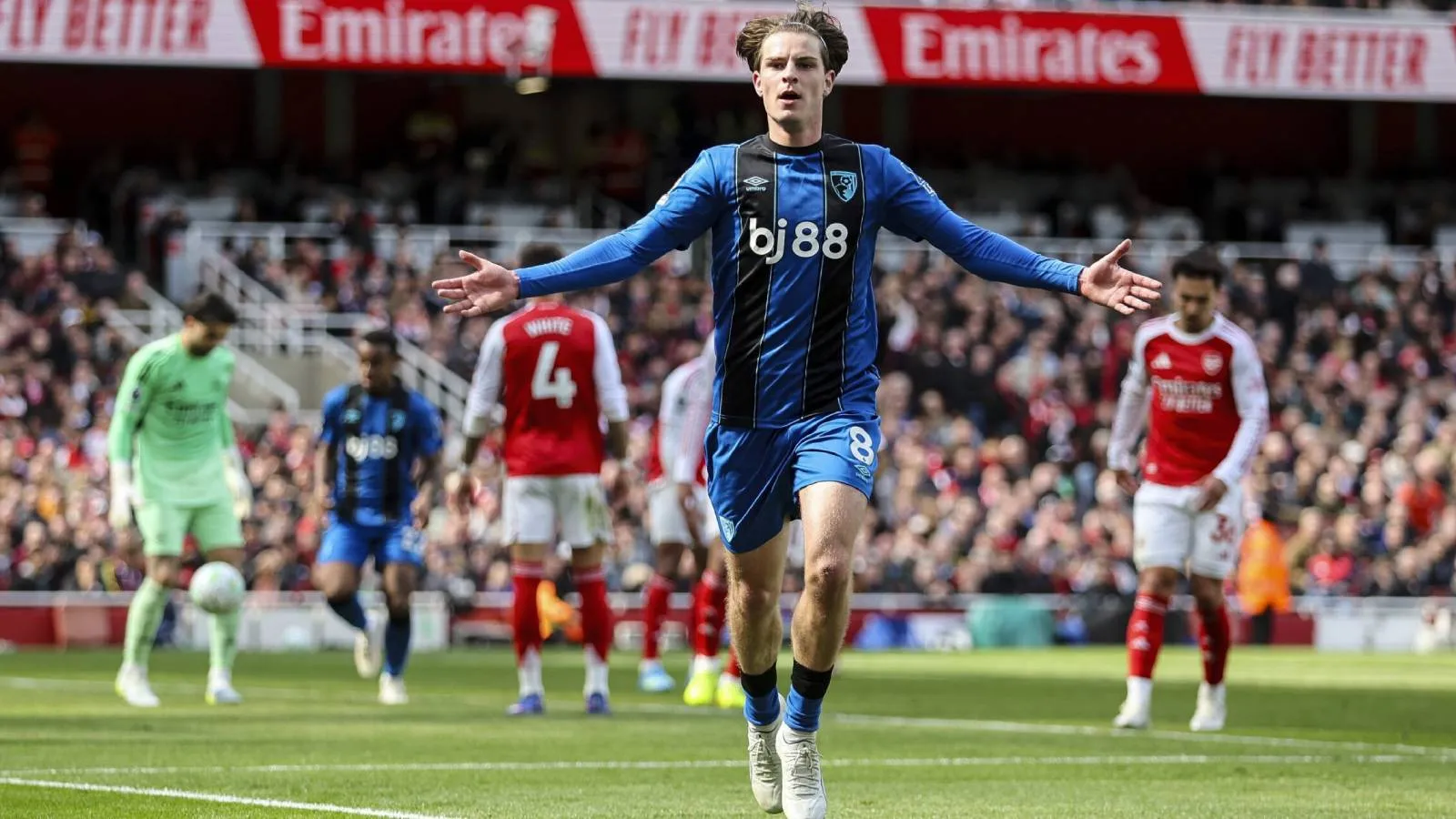 Bournemouth'tan Arsenal'e deplasmanda dev çelme