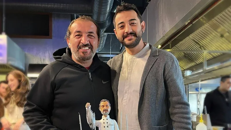 Mehmet Şef'in oğlu siyasete girdi: Rozetini Genel Başkan taktı