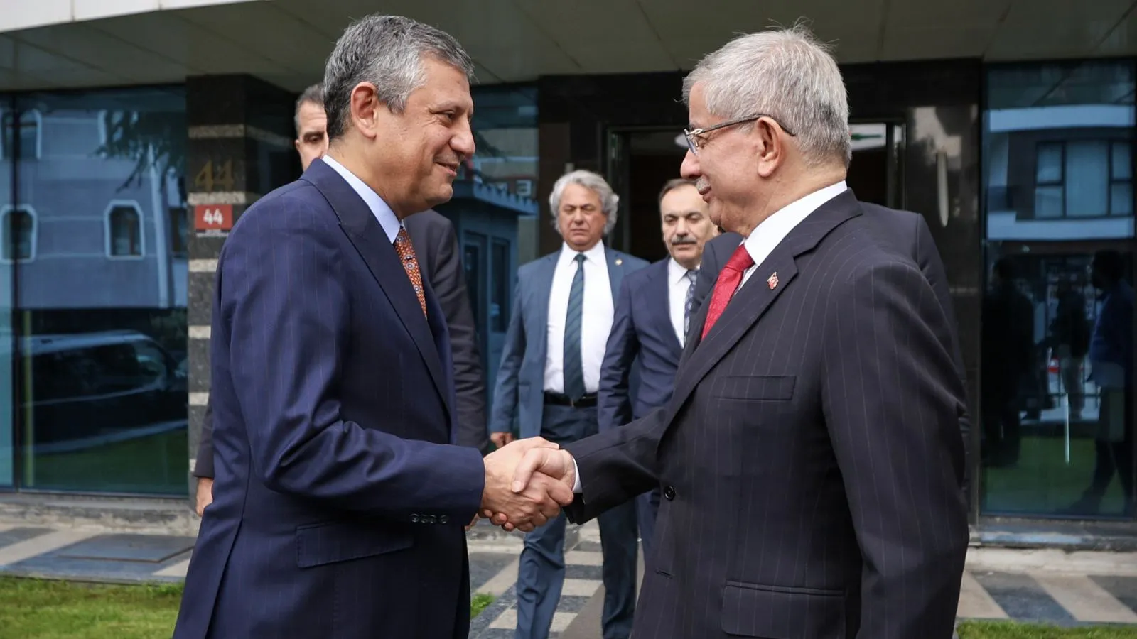 Davutoğlu'ndan ara seçime yeşil ışık: Böyle bir teklife karşı çıkmayız