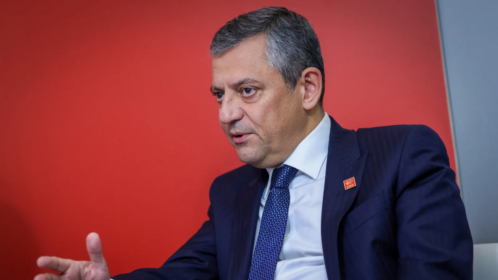 CHP lideri Özgür Özel, Barselona'daki Küresel İlerici Seferberlik zirvesinin ardından konuştu: Adaleti sınırların ötesine taşımalıyız