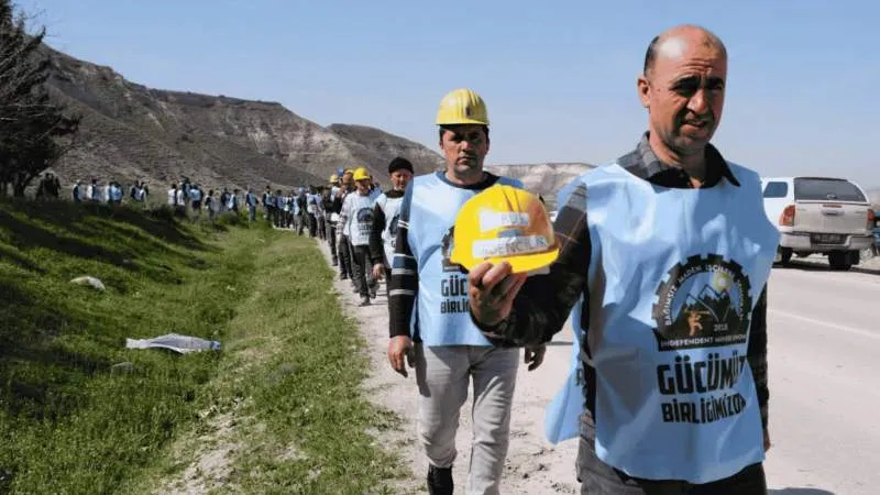 “Açız” diyorlar, yok mu “bakan”?