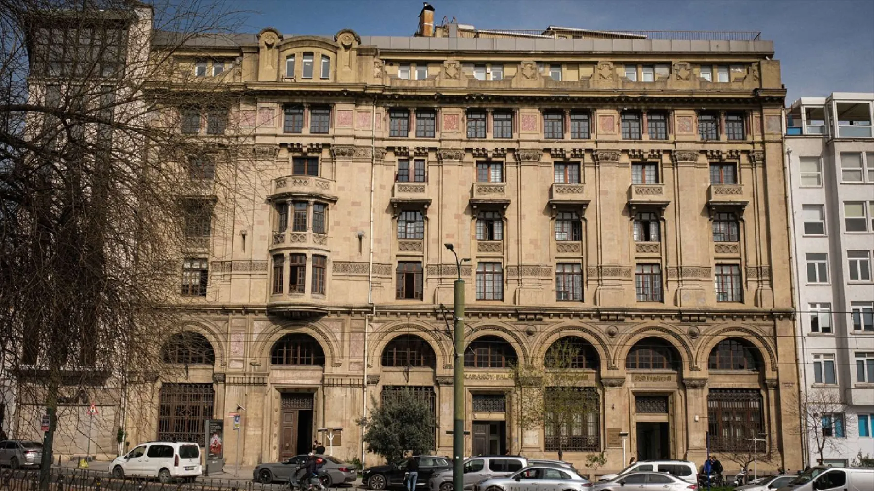 106 yıllık tarihi Karaköy Palas kültür ve sanat merkezi olarak hizmete açıldı