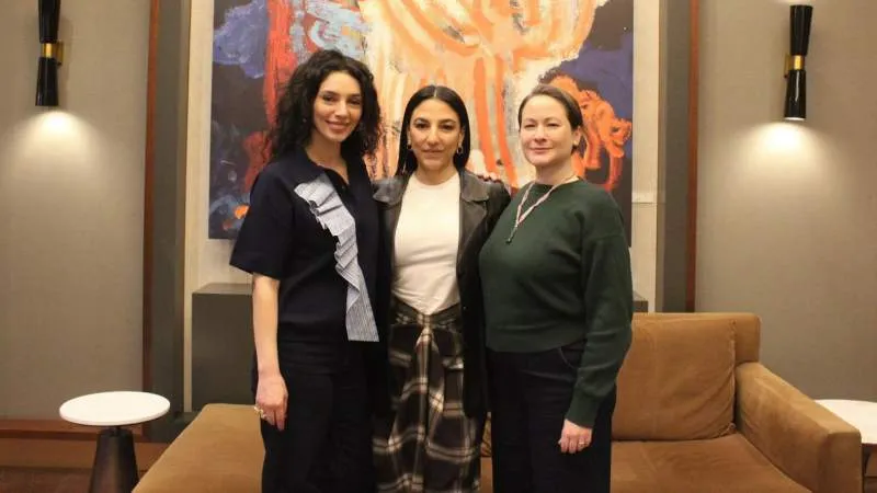 ‘Gündüz Apollon Gece Athena’ yönetmeni Emine Yıldırım: Film başarılı olduğu için ve kadın olduğum için gıcık oldular; vasatlar ordusu aşağı çekmek için uğraştı