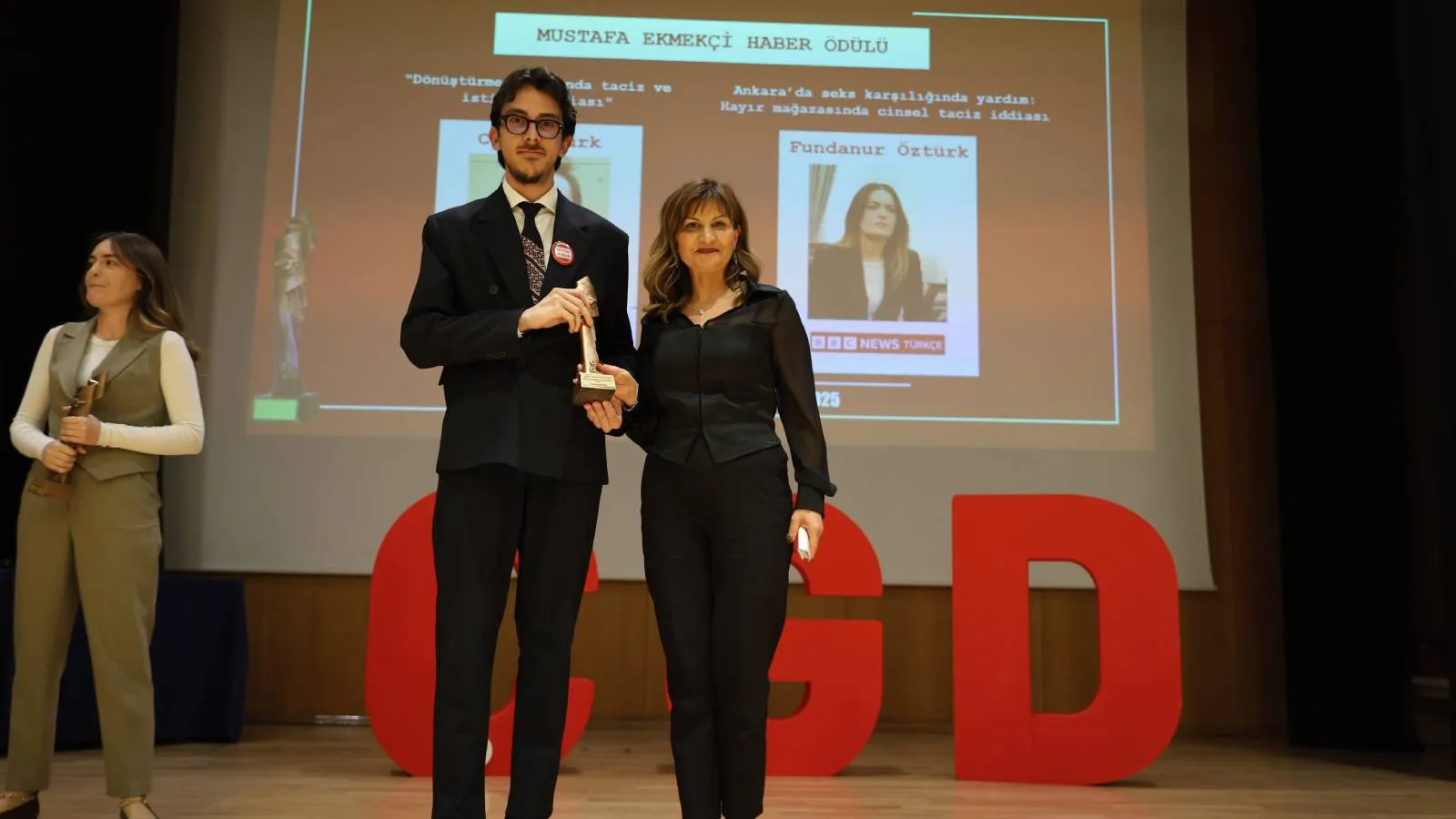 ÇGD ödülleri sahiplerini buldu; T24 muhabiri Can Öztürk'e Mustafa Ekmekçi Haber Ödülü